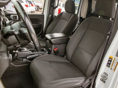 Used 2021 Jeep Gladiator Sport image 13