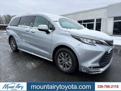 Certified 2023 Toyota Sienna XLE image 1