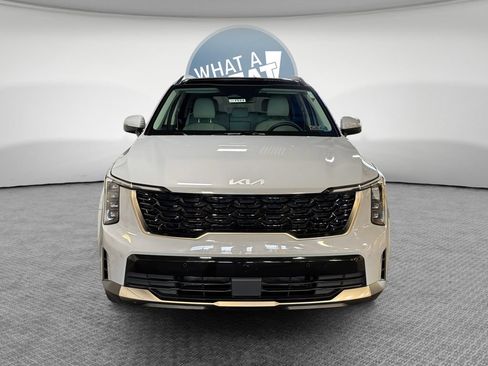 Certified 2024 Kia Sorento S w/ Panoramic Sunroof Package AWD/4WD image 9