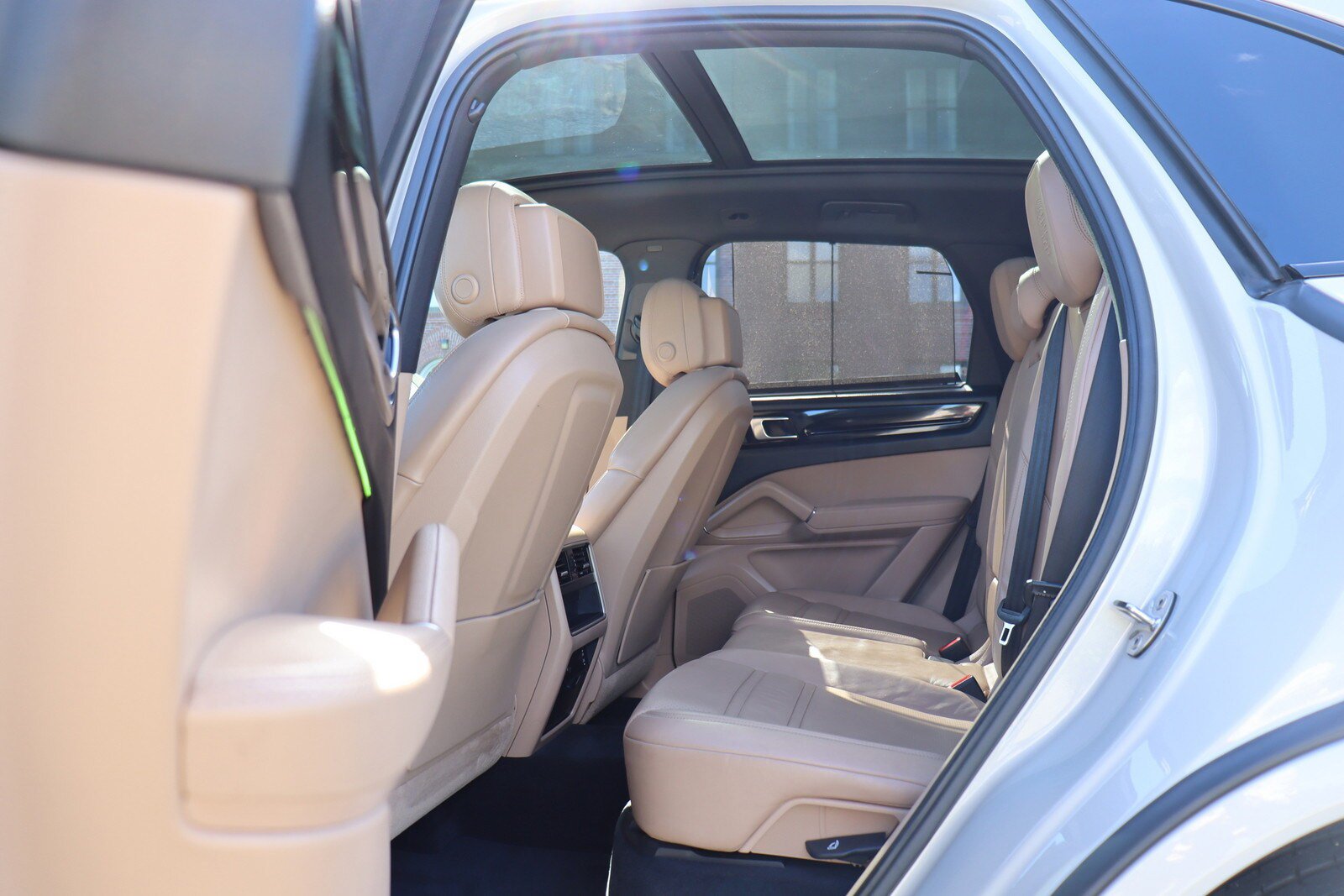 Used 2023 Porsche Cayenne AWD/4WD image 14