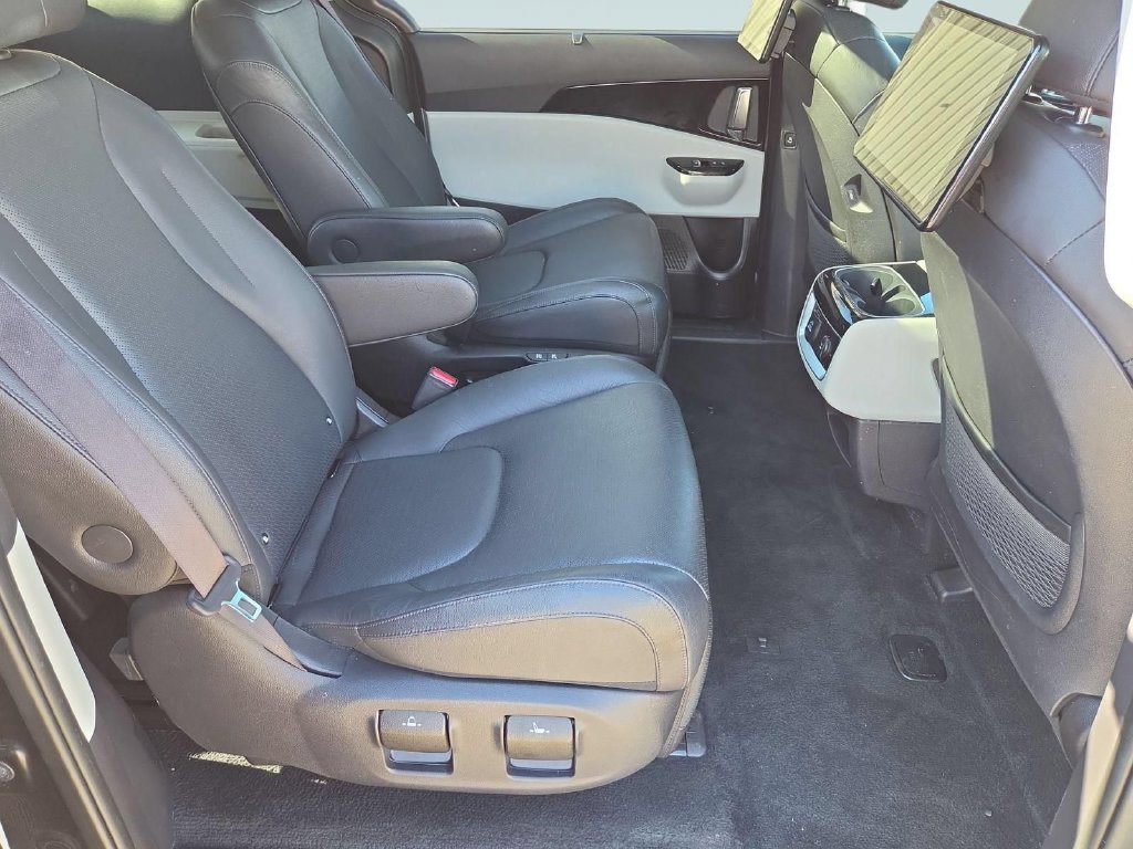 Used 2024 Kia Carnival SX Prestige FWD image 31