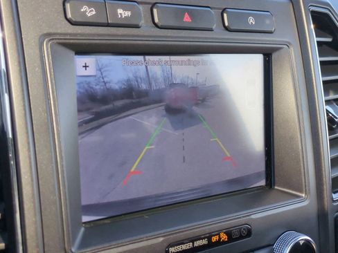 Used 2019 Ford Expedition Limited image 31