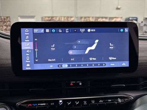 New 2025 FIAT 500 e image 17