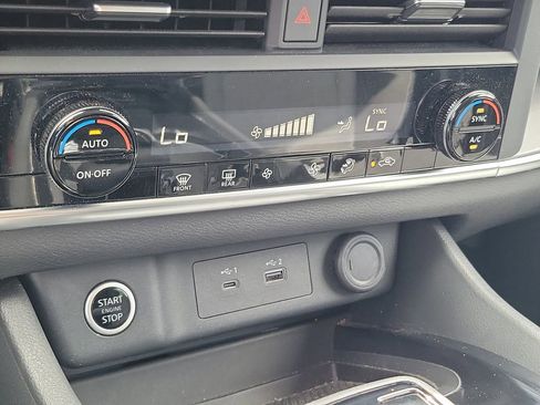 Certified 2023 Nissan Rogue SV image 29