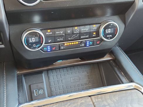 Used 2021 Ford Expedition Platinum RWD image 11