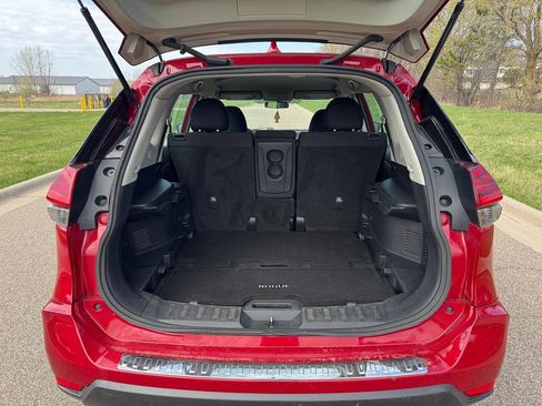 Used 2017 Nissan Rogue S AWD/4WD image 4