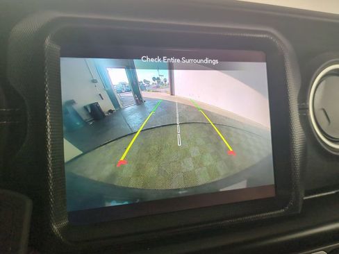 Used 2022 Jeep Wrangler Unlimited Sahara 4xe image 23