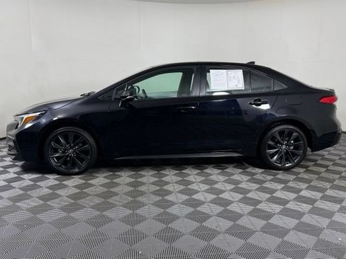Used 2024 Toyota Corolla SE w/ SE Premium Package FWD image 3