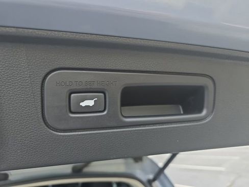 Used 2025 Honda Pilot Touring image 13