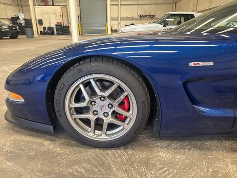 Used 2004 Chevrolet Corvette Z06 w/ Z06 Preferred Equipment Group RWD image 19
