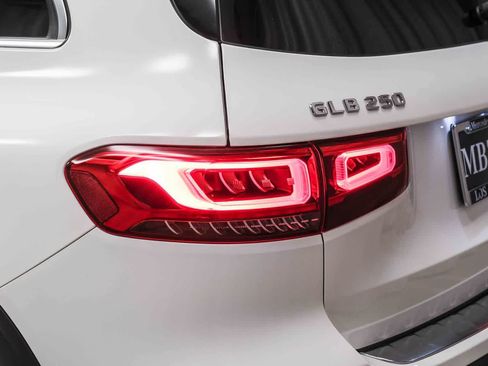 Certified 2023 Mercedes-Benz GLB 250 image 7