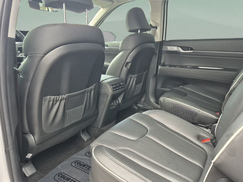 Used 2024 Hyundai Palisade Limited FWD image 16