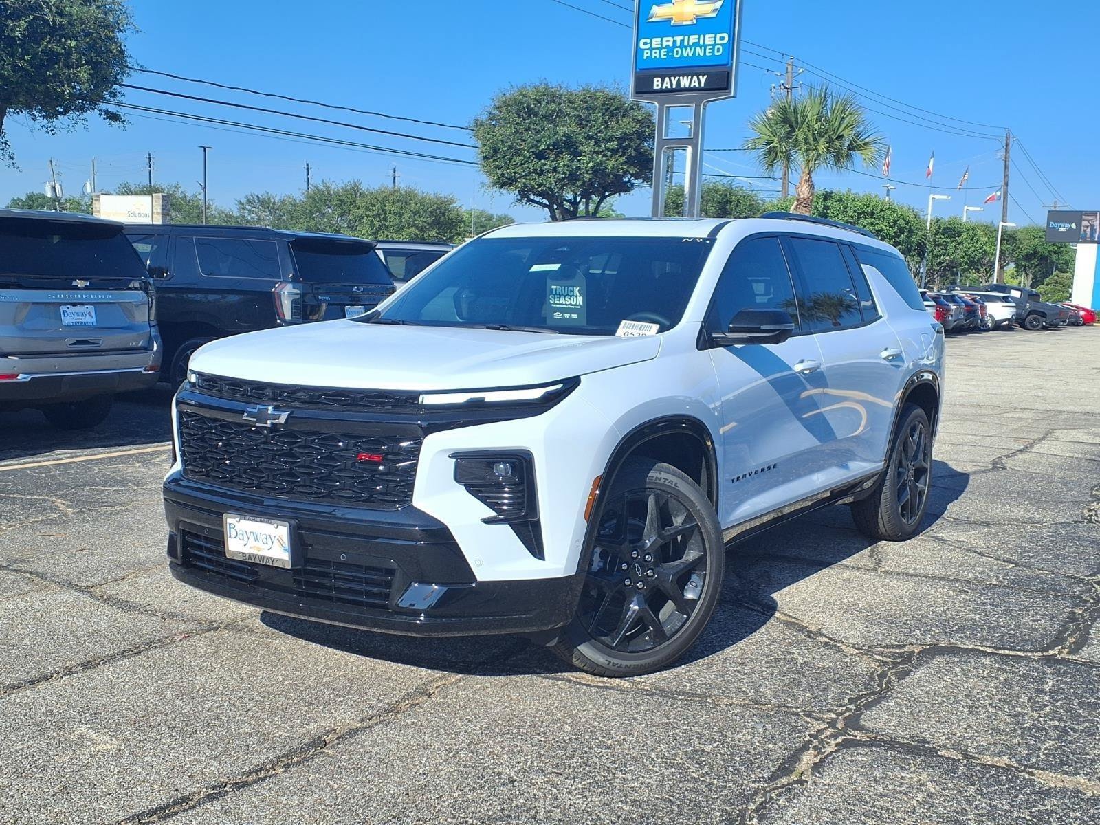 New 2026 Chevrolet Traverse RS w/ LPO, Floor Liner Package FWD image 2