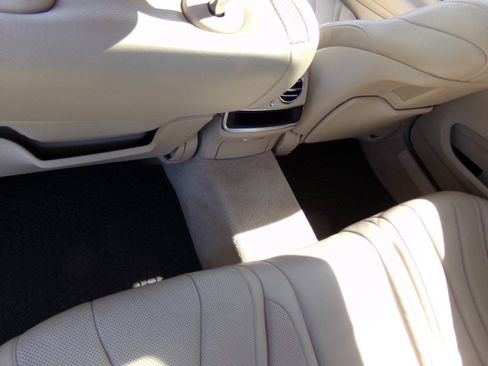 Used 2014 Mercedes-Benz S 550 Sedan image 15