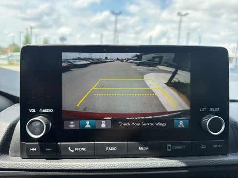 Used 2025 Honda CR-V EX image 18