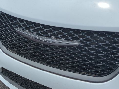 New 2026 Chrysler Pacifica Select FWD image 23
