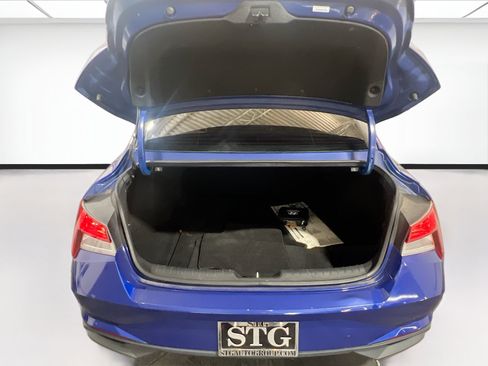 Used 2021 Hyundai Elantra SEL w/ Convenience Package FWD image 17