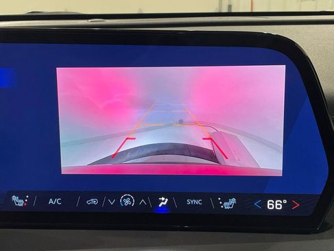 Used 2026 Chevrolet Traverse LT AWD/4WD image 4