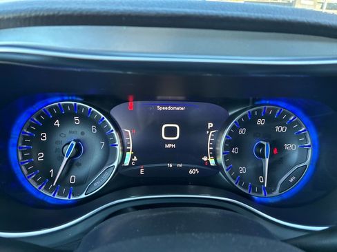 New 2026 Chrysler Pacifica Limited w/ Uconnect Theater Family Group FWD image 16