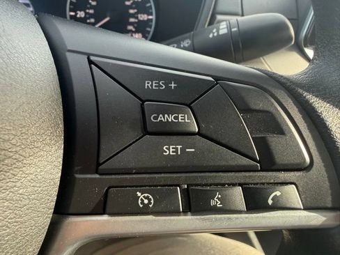 Used 2025 Nissan Altima 2.5 SV FWD image 15