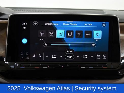 Used 2025 Volkswagen Atlas SE FWD image 21