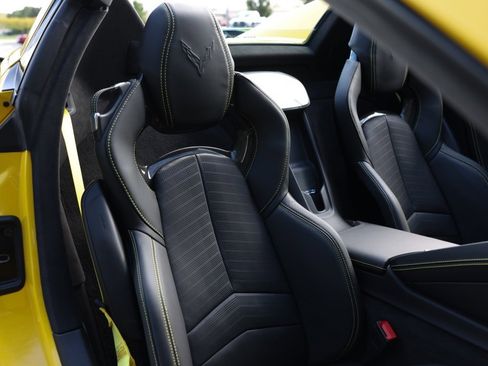 Used 2025 Chevrolet Corvette Z06 w/ Chrome Exterior Badge Package image 33