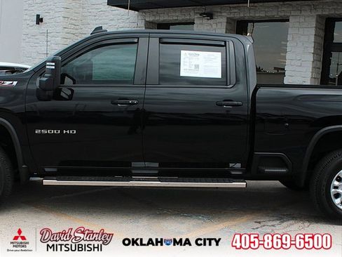 Used 2024 Chevrolet Silverado 2500 LT w/ Convenience Package image 12