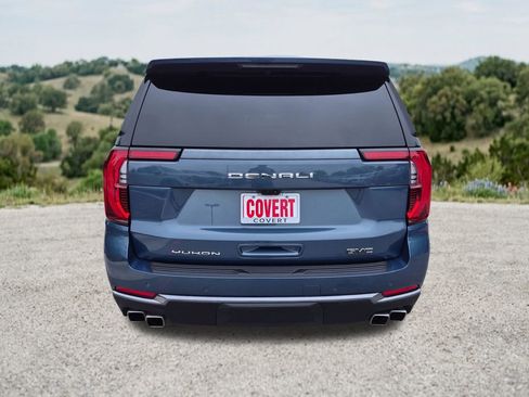 Certified 2025 GMC Yukon Denali Ultimate AWD/4WD image 9