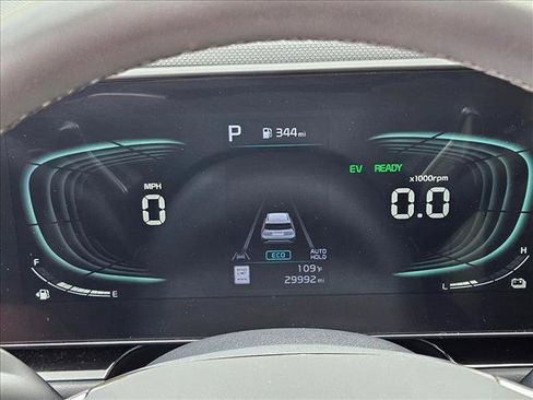 Used 2023 Kia Niro EX FWD image 10