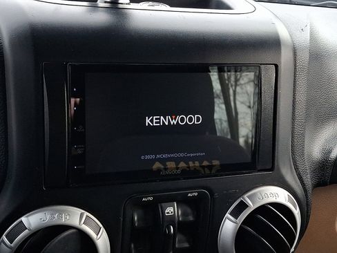 Used 2014 Jeep Wrangler Unlimited Sahara w/ Connectivity Group image 14