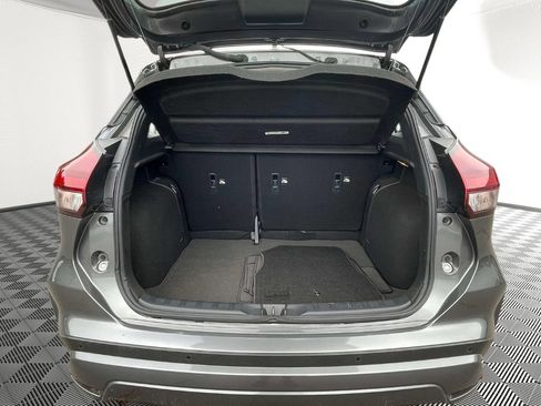 Used 2023 Nissan Kicks SR w/ SR Premium Package FWD image 10
