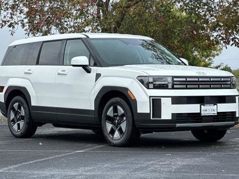 New 2026 Hyundai Santa Fe SE image 2