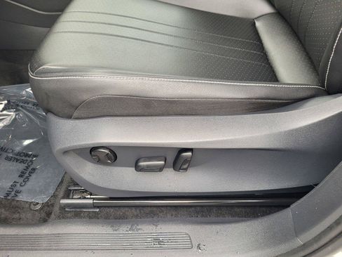 Certified 2024 Volkswagen Tiguan SE AWD/4WD image 21