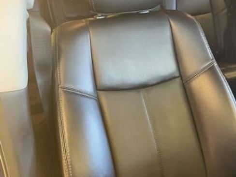 Used 2020 Nissan Pathfinder SL FWD image 16
