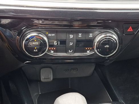 Used 2025 Chevrolet Trax RS w/ Driver Confidence Package FWD image 15