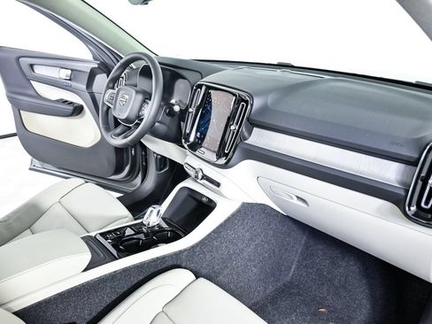 Used 2026 Volvo XC40 B5 Plus w/ Climate Package AWD/4WD image 25