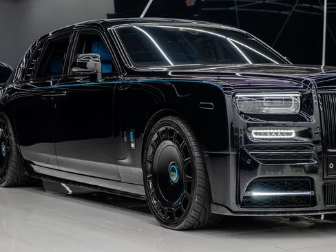 Used 2023 Rolls-Royce Phantom Sedan image 4