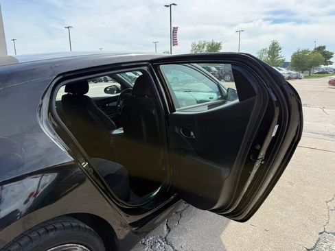 Used 2019 Hyundai Veloster 2.0 FWD image 21