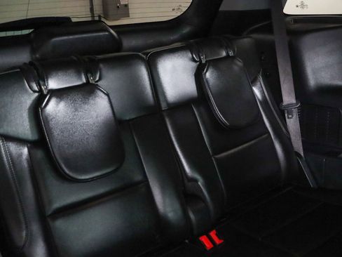 Used 2023 Ford Explorer XLT w/ Equipment Group 202A RWD image 29