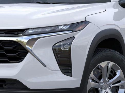 New 2026 Chevrolet Trax LS w/ Driver Confidence Package FWD image 10