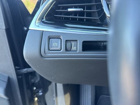 Used 2023 Cadillac XT6 Luxury image 22