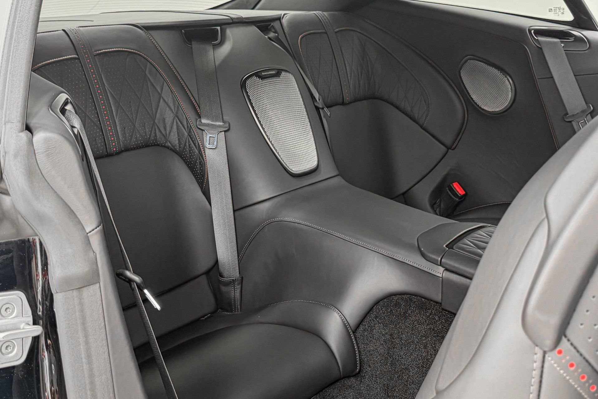 Used 2024 Aston Martin DB12 Coupe RWD image 26