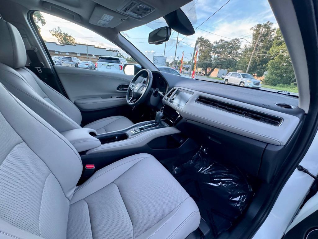 Used 2021 Honda HR-V EX-L image 13