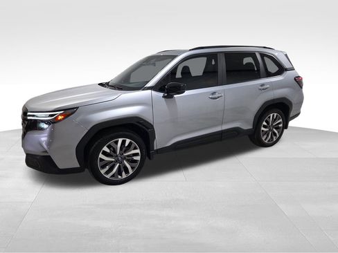 Used 2025 Subaru Forester Touring w/ Popular Package - Touring image 16