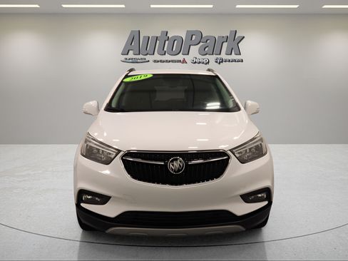 Used 2019 Buick Encore Sport Touring AWD/4WD image 3