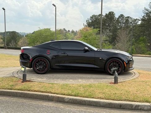 Used 2020 Chevrolet Camaro LT image 8