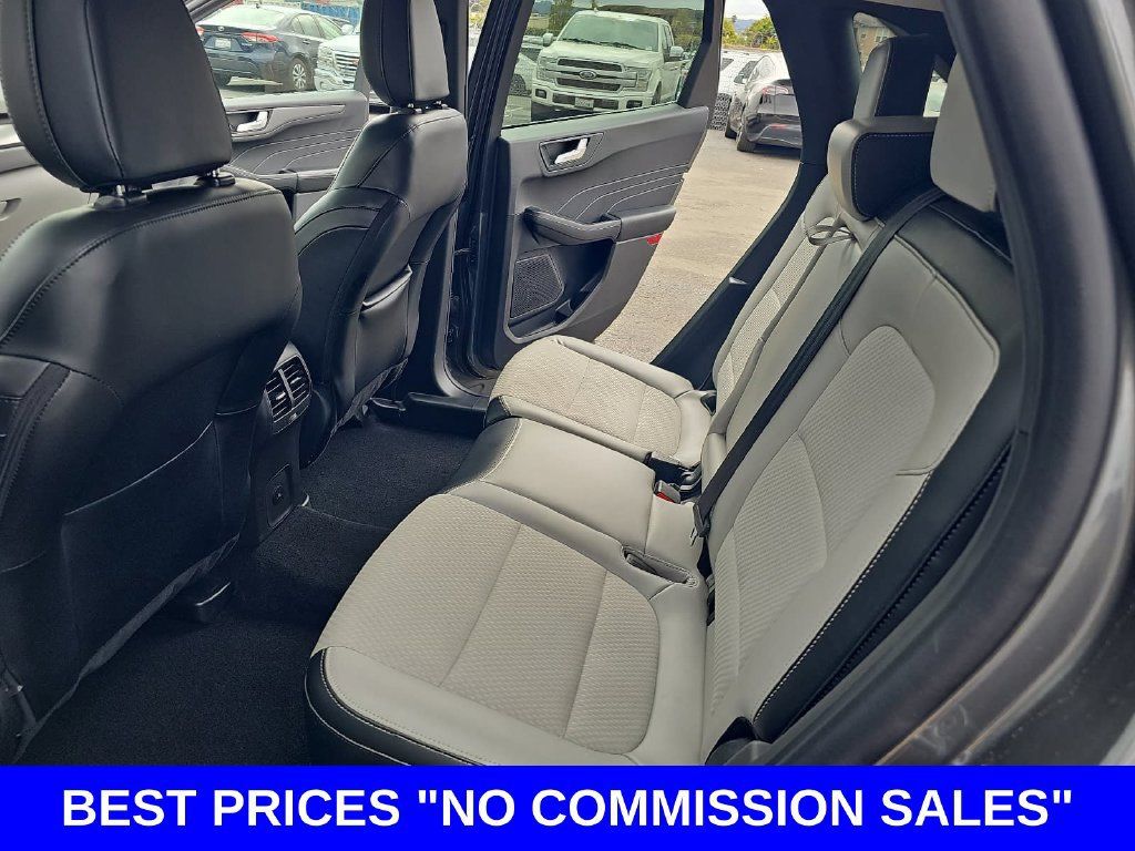 Used 2025 Ford Escape SE FWD image 14
