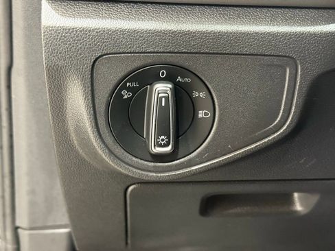 Used 2021 Volkswagen Atlas SE image 34