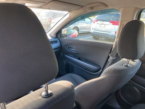 Used 2016 Honda HR-V LX image 29