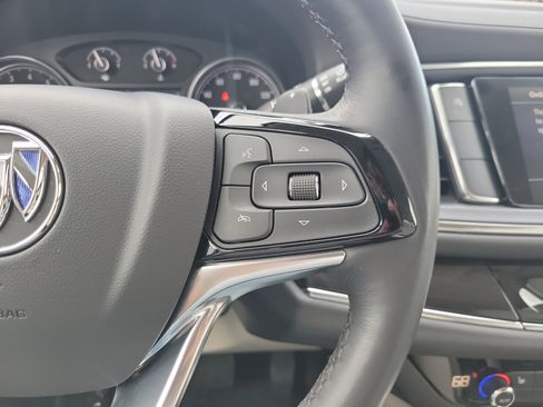 Used 2024 Buick Enclave Essence image 28